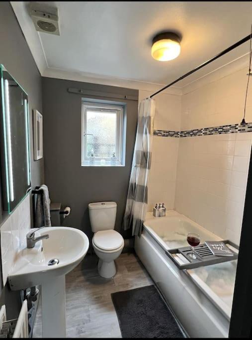Lovely, Two Bedroom Apartment Central Location London Exteriör bild